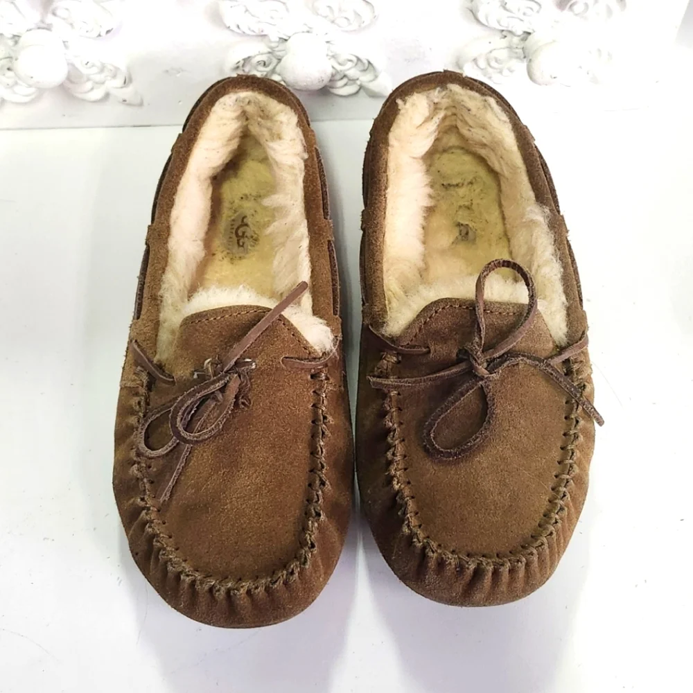 Ugg Suede Chestnut Moccasin Slippers Size 2